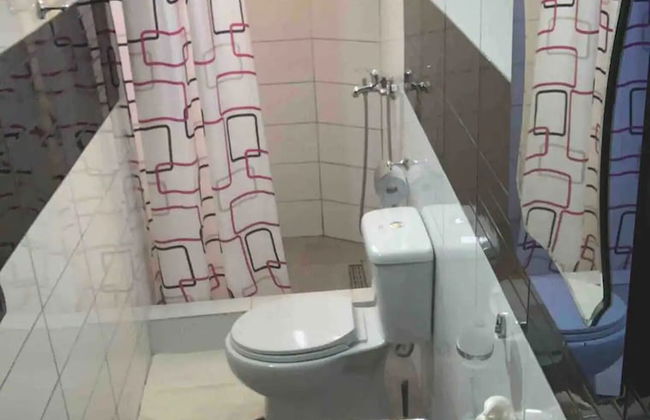 Entire unit near beach access to garden - Photo 13