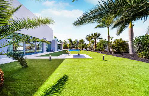 Luxury Villa with Heated Pool & Jacuzzi Near Costa Adeje Golf - Photo 16