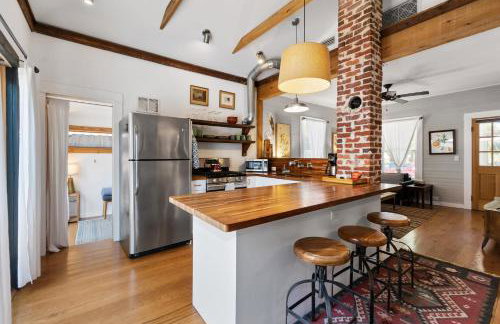 Cape Keepers Cottage - Lighthouse Park - Photo 2