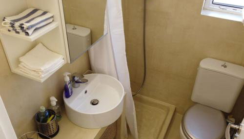 Rooftop Studio Apt - 5 Min Walk to Holargos Metro - Foto 5