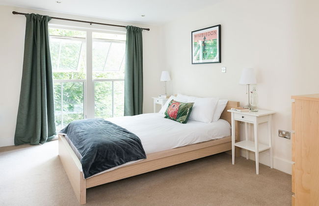 Spacious 2 Bed - Battersea High Street - Photo 5
