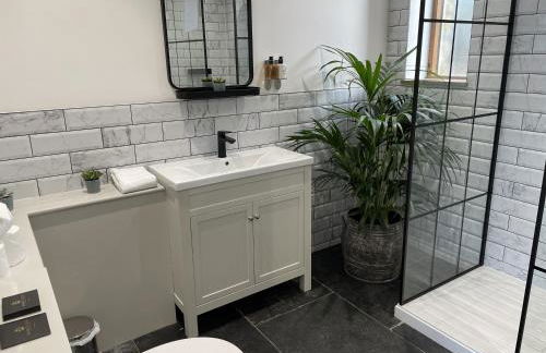 The Farmyard Adults Only - Foto 31