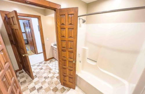 Luxe Spa Cabin: Hot Tub + Sauna + Fire - Foto 21