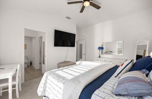 2BR Home with Golf Cart and Pool - Foto 44