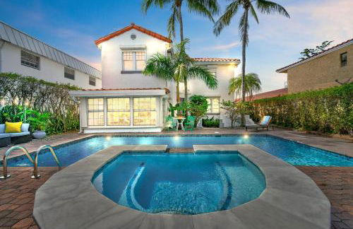 1926 Mediterranean Home with Heated Pool Sleeps 12 - Foto 5