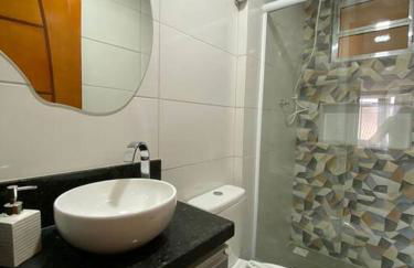 Lindo Studio em Frente à Praia do Embaré! - Foto 12