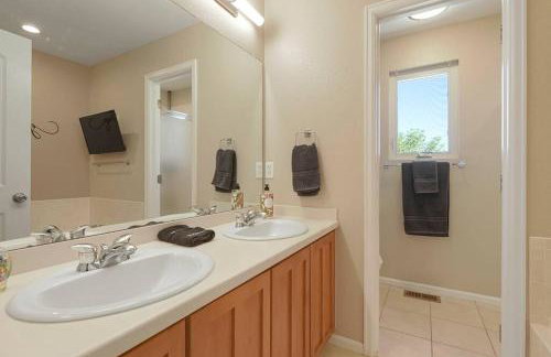 Sleeps 12 - Thornton - 25 Min to Downtown Denver - Foto 16