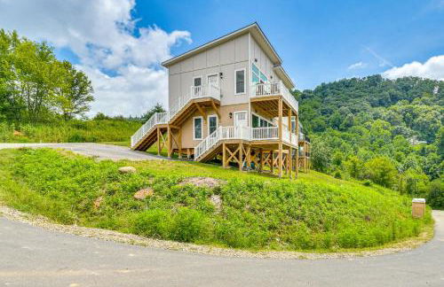 Hike and Ski Mtn-View Retreat in Maggie Valley! - Foto 27