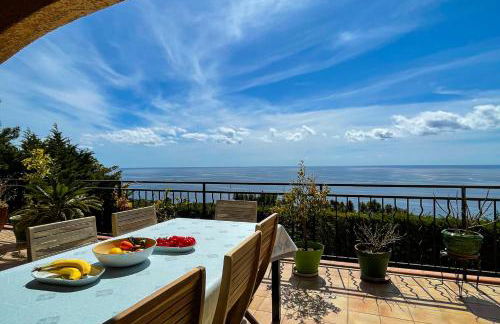 Sea-view villa for 11 guests with a heated infinity pool - Foto 9