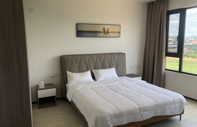 Phoenix Villa - Photo 4