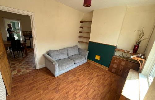 2 bedroom house in NG7 - Foto 6