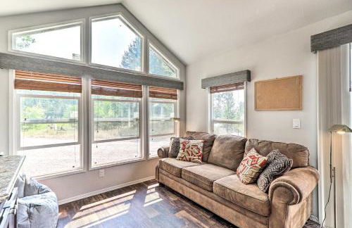 Eureka Tiny Home with Hot Tub and Community Beach! - Foto 7