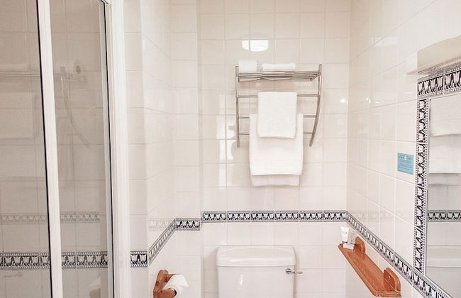 Trivelles Waterhall Country Hotel - Gatwick - Photo 39