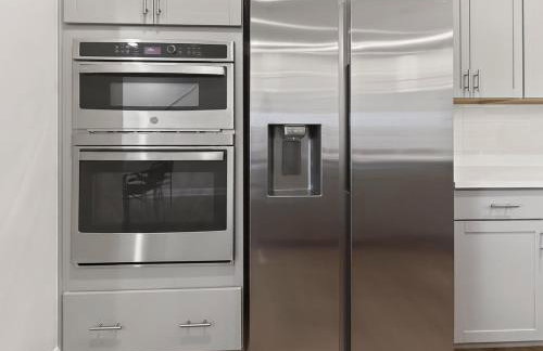 Luxe King Bed, Balcony, Garage in Downtown Raleigh - Foto 9