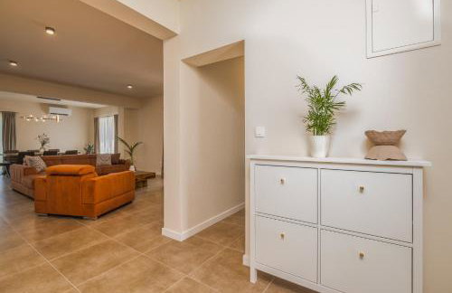 Villa surrounded by nature - Photo 2