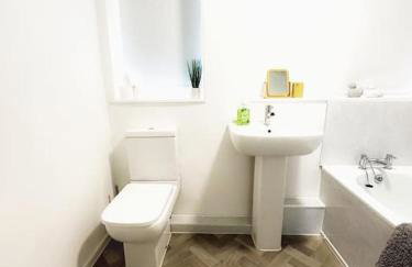 3 Double Bedrooms, Lancashire Townhouse, Free Parking - Foto 4