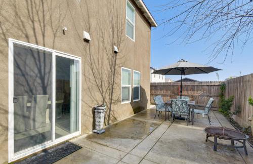 Pool Table and Patio! Spacious Merced Getaway - Foto 33