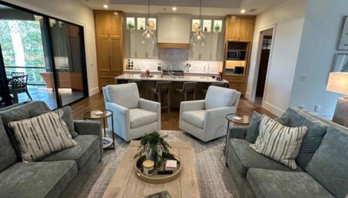 Modern Lodge Getaway, Creek and Mountain View - Foto 4