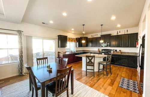 Spacious Family Getaway 20min to downtown sights - Foto 8