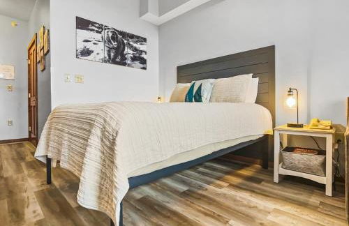 Highland House 420 Stylish Studio in the Village Hot Tub WiFi - Foto 1