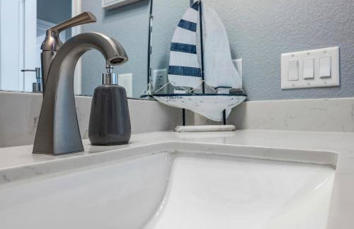 Steps to the Beach l Modern Interior - Foto 26