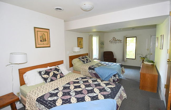 Serendipity - Large 5BR With a Hot Tub - Photo 8