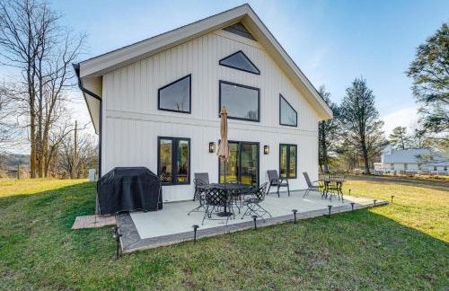 Peaceful Farmhouse Retreat 6 Mi to Virginia Tech! - Foto 1