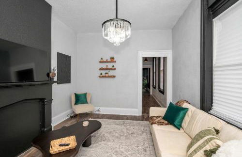 Stylish Modern Gem in the HIlls - Foto 8