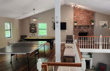 Large Hillside Retreat with Pool and Hot Tub - Foto 48