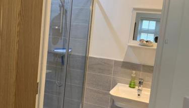 The Chestnuts - Foto 5, Shower