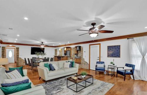 Big 6BR,4BA Home w 10-Car Parking for CrewsGrps - Foto 7