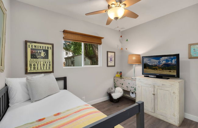 Old Town Retreat w/ Vintage Flair Near Csu, Bikes! - Photo 3