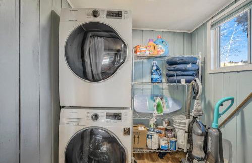 Wild Donkeys-3blocks to Casino-Mtn Views-Dogs OK - Foto 18