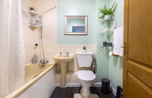 Cozy Family-Friendly House (3mins from Erith and Slade Green station) - Photo 15