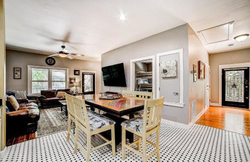 Dog-friendly home with large patio, W/D & central AC - Foto 8