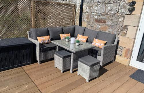 The Carthouse (Luxury 2 bed with private hot tub) - Photo 4