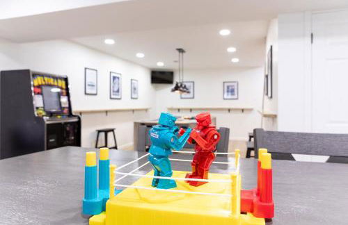 Large Luxury Home with Media Room and Game Room - 10 mins to Campus & Stadium - Foto 65