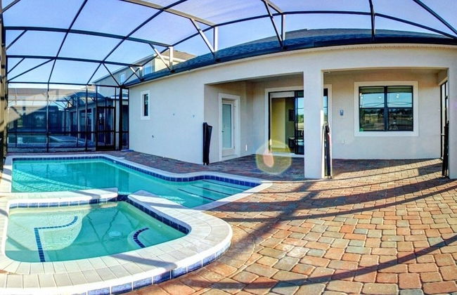 Cozy Pool 4 Bed Home With Spa 4 Bedroom Home by RedAwning - Foto 13