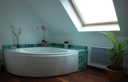 Roulotte Gîtes O bien-être massage Spa Séjour bien-être en hébergement insolite roulotte Karantez ou en gîtes Melon ou Yock à 800 m des plages - Foto 28