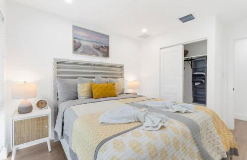 Delilas Chic 3 Bedroom 2 bath Abode with Heated Pool - Foto 15