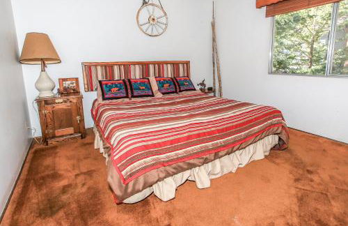 Gallagher's West - Pine surrounded deck and barbecue! Bumper Pool and Wet bar! Darts! - Foto 22