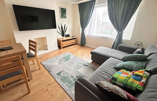 2 Bedroom Apartment-sleeps 6-parking-wifi - Photo 15