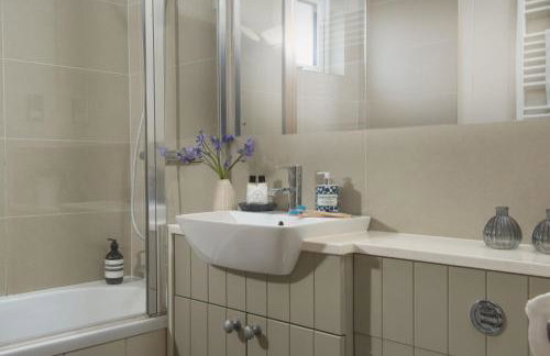 Cedar Lodge, Strawberryfield Park - Photo 8