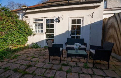 Cosy 3BR House by D3 Short Stay, Sleeps 8, Free on-site Parking & Garden - Foto 37