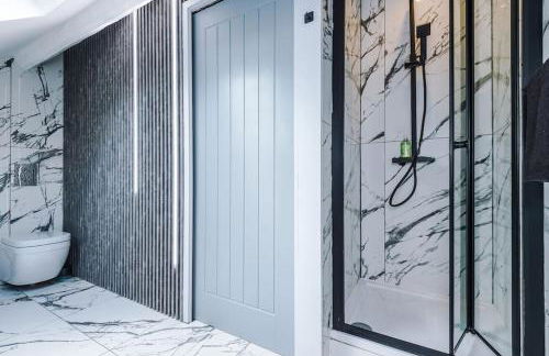 Incredible Home With Games Room, Sleeps 8, Parking Included, Perfect For Groups, Families, Contractors, Professionals - Photo 40