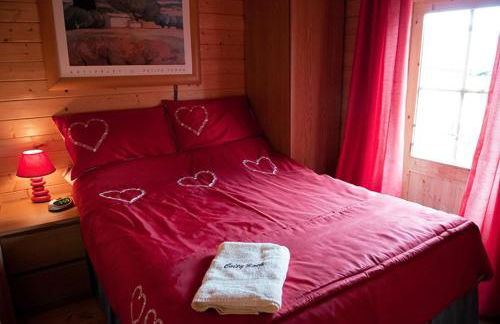 Lodge with HotTub-Garden-PetsOK-Bbq-MountainViews - Foto 4