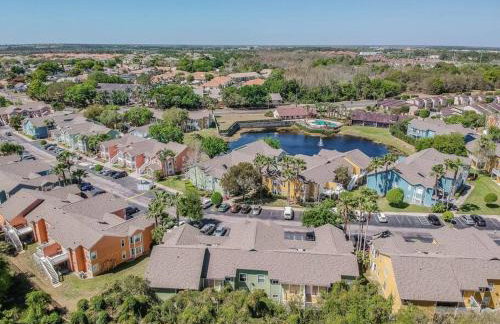 NEAR DIS & Sleeps 10! TWO King Master BR Suites, Bunks For The Kids, Private Patio, NO Steps, Pool, LOW Rates! - Foto 66