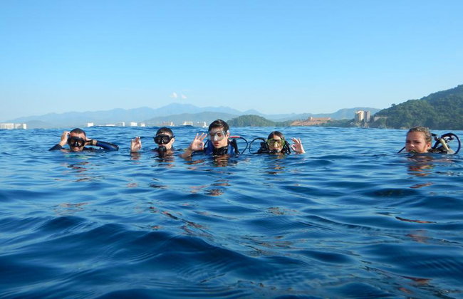 Beginner’s Dive: Your First Underwater Adventure - Photo 4