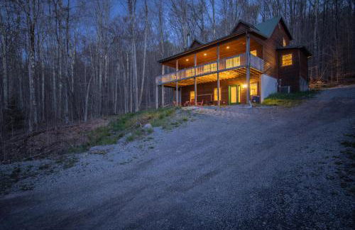 Leaf Peeper's - HUGE deck, pizza oven, Pac-man! - Photo 25