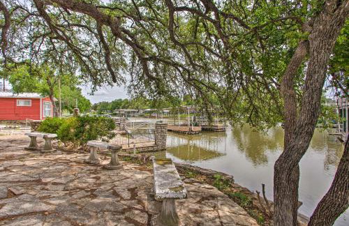 Possum Kingdom Lakefront Home with Patio and Dock! - Foto 28